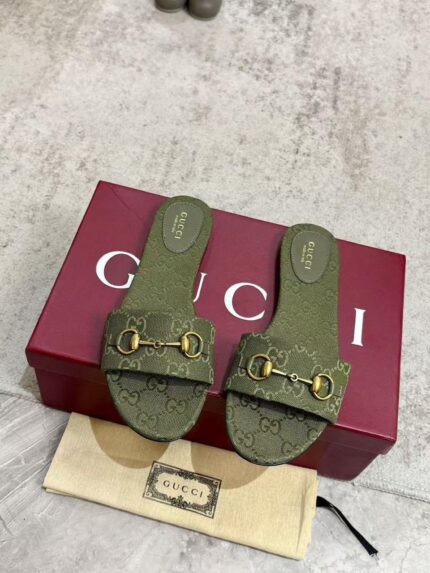 MONOGRAM CANVAS SLIDES