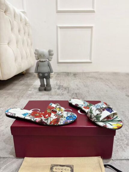 FLORAL CANVAS SLIDES - Image 4